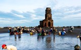 Vẻ đẹp hoang sơ của nhà thờ đổ Nam Định