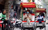 Mùa xuân, mùa yêu, mùa khẩu trang xuống phố!