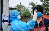 Xét nghiệm nhanh Covid-19 tại chợ đầu mối Minh Khai, Hà Nội