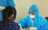 Xét nghiệm nhanh Covid-19 tại chợ đầu mối Minh Khai, Hà Nội