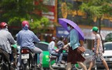 Người lao động mưu sinh giữa nắng nóng