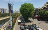 Người lao động mưu sinh giữa nắng nóng
