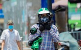 Người lao động mưu sinh giữa nắng nóng