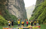Thưởng ngoạn khung cảnh non nước hữu tình bằng thuyền kayak