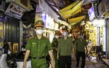 Công an Hà Nội tuần tra, tuyên truyền phòng chống dịch Covid-19