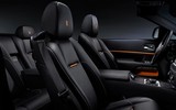 Choáng ngợp trước vẻ sang trọng của Rolls-Royce Dawn Black Badge