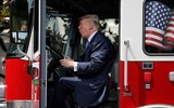 Tổng thống Trump đội mũ cao bồi, lái xe cứu hỏa để quảng cáo hàng Mỹ