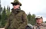 Kì nghỉ ngắn ngày của Tổng thống Putin: Tắm năng, bắt cá và leo núi