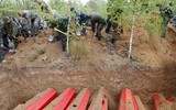Lạ lùng: Trường trung học dạy trẻ em bắn súng, nhảy dù tại Nga