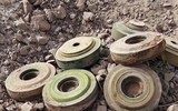 Cận cảnh lính công binh Nga rà phá hàng nghìn quả bom mìn ở Deir ez-Zor