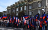 [ẢNH] 120.000 người đến dự đám tang của lãnh đạo phe li khai miền đông Ukraine