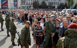 [ẢNH] 120.000 người đến dự đám tang của lãnh đạo phe li khai miền đông Ukraine