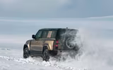 [ẢNH] Xe off-road huyền thoại Land Rover Defender ra mắt đầy ấn tượng