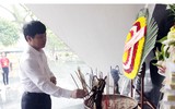 Những khoảnh khắc xúc động tại nghĩa trang liệt sỹ Điện Biên