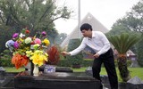 Những khoảnh khắc xúc động tại nghĩa trang liệt sỹ Điện Biên