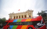 Ngắm xe buýt 2 tầng mui trần chạy trên phố trung tâm Hà Nội