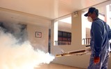 Hà Nội: Bộ trưởng Bộ Y tế thị sát công tác phòng sốt xuất huyết ở công trường xây dựng, trường học