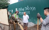 Hà Nội: Bộ trưởng Bộ Y tế thị sát công tác phòng sốt xuất huyết ở công trường xây dựng, trường học