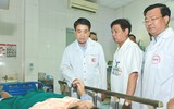 Lãnh đạo thành phố Hà Nội thăm hỏi bệnh nhân sốt xuất huyết