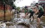 Những hình ảnh ấm áp tình quân dân ở vùng ngập Hà Nội