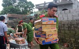 Những hình ảnh ấm áp tình quân dân ở vùng ngập Hà Nội