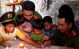 Những hình ảnh ấm áp tình quân dân ở vùng ngập Hà Nội