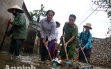 Những hình ảnh ấm áp tình quân dân ở vùng ngập Hà Nội