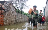 Những hình ảnh ấm áp tình quân dân ở vùng ngập Hà Nội