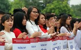 Ngắm nữ sinh Hà Nội rạng rỡ ngày khai mạc Giải bóng đá học sinh THPT 2017