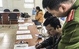 Công an Thủ đô tận tụy phục vụ nhân dân trong Chủ nhật giá rét