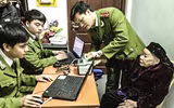 Công an Thủ đô tất bật phục vụ nhân dân ngày cuối năm 2017