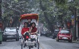 Những khoảnh khắc lắng đọng sớm mùng Một Tết