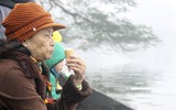 Xem màn đua thuyền rồng sôi nổi lần đầu diễn ra tại Hồ Tây