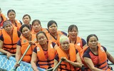 Xem màn đua thuyền rồng sôi nổi lần đầu diễn ra tại Hồ Tây