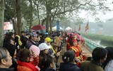 Xem màn đua thuyền rồng sôi nổi lần đầu diễn ra tại Hồ Tây