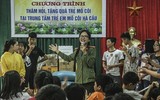 Sẻ chia yêu thương với trẻ em kém may mắn
