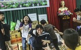 Sẻ chia yêu thương với trẻ em kém may mắn