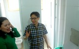 Phó Thủ tướng Vũ Đức Đam kiểm tra nhà vệ sinh công cộng ở Hà Nội