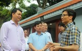 Phó Thủ tướng Vũ Đức Đam kiểm tra nhà vệ sinh công cộng ở Hà Nội