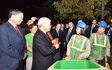 Tổng Bí thư, Chủ tịch nước Nguyễn Phú Trọng dâng hương ở chùa Trấn Quốc và mừng tuổi công nhân môi trường