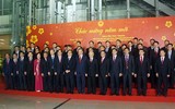 Tổng Bí thư, Chủ tịch nước Nguyễn Phú Trọng dâng hương ở chùa Trấn Quốc và mừng tuổi công nhân môi trường