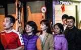 Bà bầu xếp hàng từ rạng sáng chờ mua vàng ngày vía Thần Tài