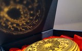 Cận ảnh Trống đồng gốm Chu Đậu mà Hà Nội tặng các phóng viên tại Hội nghị Thượng đỉnh Mỹ - Triều