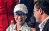 [ẢNH] Sao Ngọa Hổ Tàng Long Dương Tử Quỳnh tặng mũ bảo hiểm cho học sinh ở Hà Nội