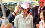 [ẢNH] Sao Ngọa Hổ Tàng Long Dương Tử Quỳnh tặng mũ bảo hiểm cho học sinh ở Hà Nội