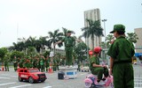 Giờ học kỹ năng an toàn giao thông đầy niềm vui của các 