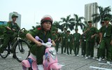 Giờ học kỹ năng an toàn giao thông đầy niềm vui của các 