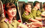 [ẢNH] Ấn tượng mạnh với hình ảnh nữ Công an Thủ đô xinh tươi khi hiến máu tình nguyện