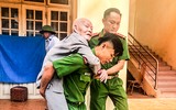 [Ảnh] Nữ Công an Thủ đô vui tươi, tình nguyện phục vụ nhân dân trong Chủ Nhật