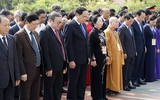 Đại biểu dự Đại hội đại biểu toàn quốc MTTQ Việt Nam viếng Lăng Bác
